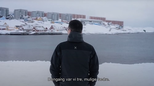 Kim var pludselig blevet far